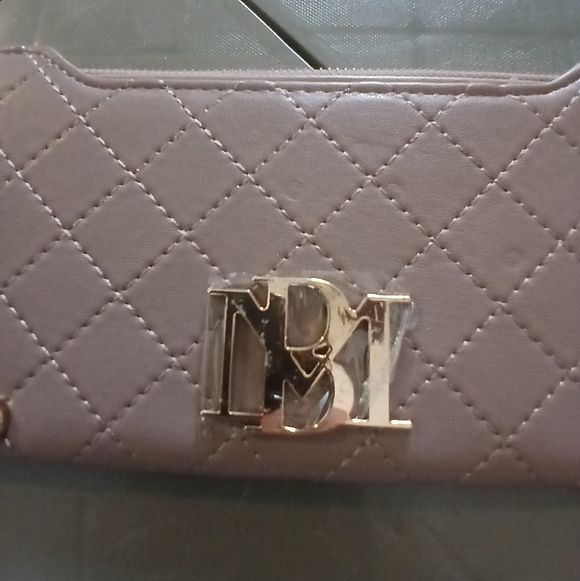 Badgley Mischka Taupe Quilted Long Cards Wallet New with Tags - Picture 2 of 5